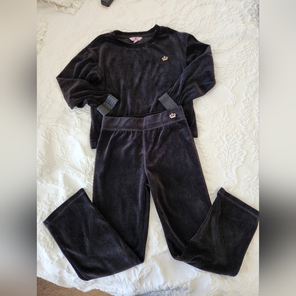 Sweatshirt and pants. Launge set. Velvet. Juicy Couture. Girls. Size S - Picture 1 of 2
